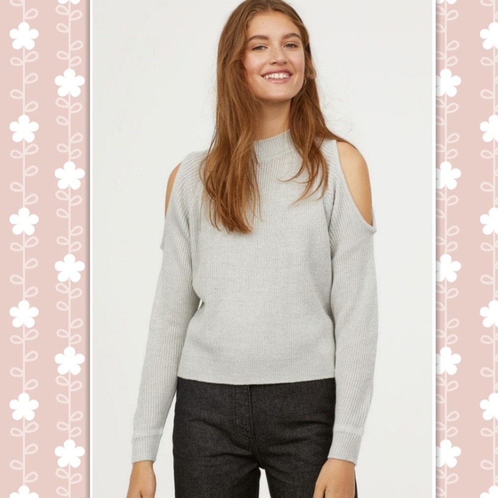 ❤H&M Divided Cold Shoulder Sweater Size Large ❤